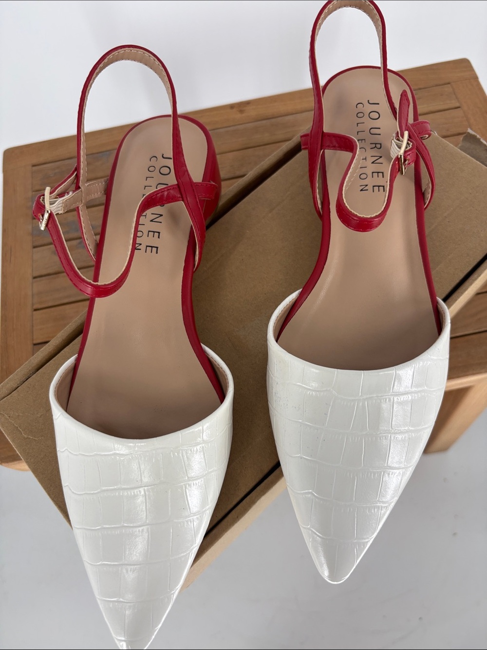 New Journee collection White Pointed Slingback Flats with Red Straps size 8.5 - Picture 5 of 6